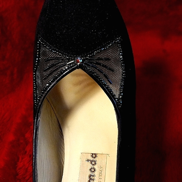 Rossimoda black suede evening shoe with a butterfly on the toe. Made in Italy. - Picture 6 of 8